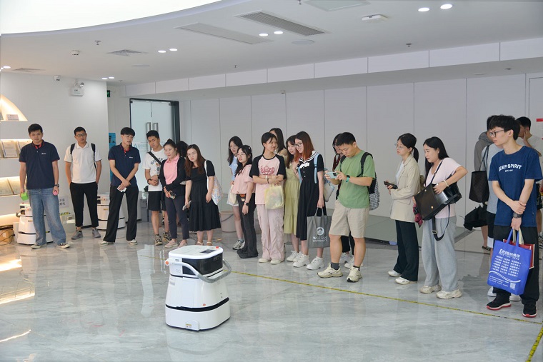 展廳參觀.jpg